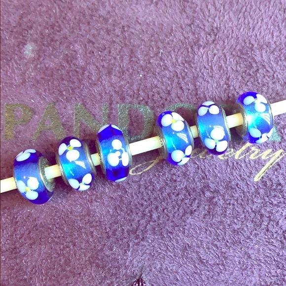 🌸Authentic Pandora Murano Glass Charm - Picture 1 of 3